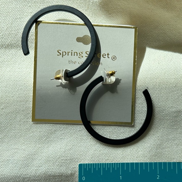 Brand new black acrylic hoops BNWT - Picture 2 of 3